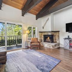 1 Mi to Lake Tahoe Beaches Condo with Pool Access!