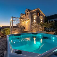 Villa Le Adria - Private HotTub - Free Beach Parking