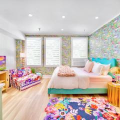 King Bed Mermaid suite - heart of Palm Beach, free parking included