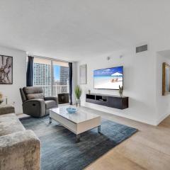 37th floor Amazing spacious unit with parking