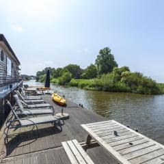 Cushy Boat in Merkem with Terrace