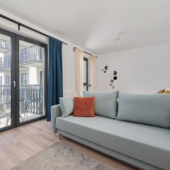 City Center Mirrors Apartment with Parking by Noclegi Renters