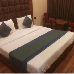 Hotel Star Palace - Near Karol Bagh Metro