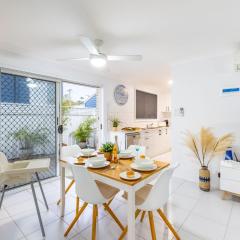 Sapphire Sands 1 52 Boulder Bay Rd air con Wi Fi Cot and Highchair