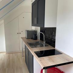 2nd floor Enfield town studio flat