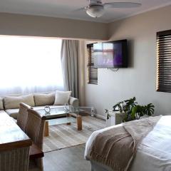 16 Serenity Studio - Dolphin Bay