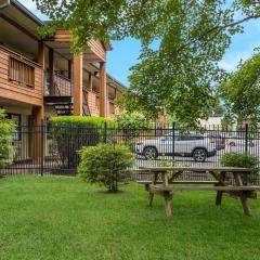 SureStay Plus by Best Western Woodbury Inn