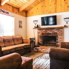 Cottage close to Hiking with Outdoor dining area