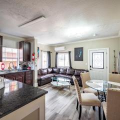 4BR HOME SLEEPS 13 DOWNTOWN/Pet Friendly/EVCharger