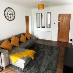 Luxury, Spacious 1 Bedroom Flat