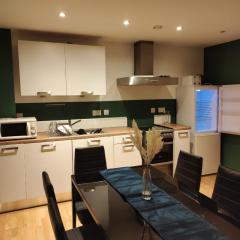 EEJs Beautiful 2 bed Apartment - Sheffield centre