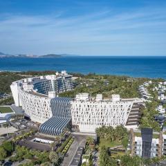 三亚海棠湾民生威斯汀度假酒店（可下海游泳，有沙滩躺椅）