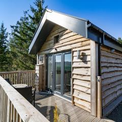 Hedgehog Lodge with Hot Tub