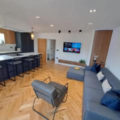 Newly Renovated Flat with Parking space