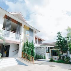 Annahouse