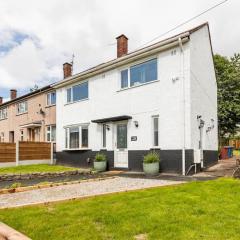 Entire Charming 5-Bed House in Darwen Blackburn BB1 Free Parking Roadside