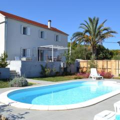 Holiday Home Brbinj near the Sea with Pool