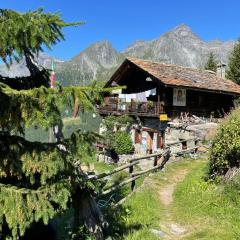 Rifugio Guide Frachey