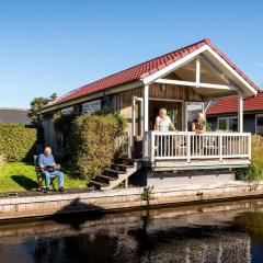 Beautiful chalet with sauna and right on the water