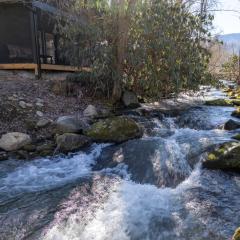 Enchanted Bungalow, Pickleball Court, Creek, WIFI, Mountain Views, Starting at 69