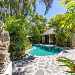 Lavish Cliff House with Ocean Views in Haiku, Maui jungle