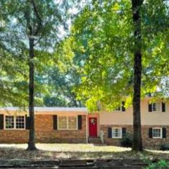 Dawgs Den - Athens 3BR