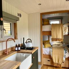 Cwtch Cader Shepherds Hut