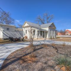 Gorgeous Home 1 Blk from Main with Hot Tub & Fire Pit!