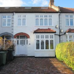 Cheerful well presented 3 Bedroom period house