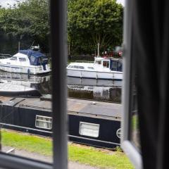 Canal Side Cottage Wakefield