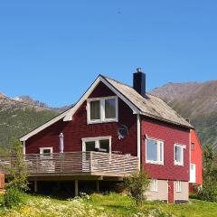 Amazing Home In Sortland With 3 Bedrooms And Wifi