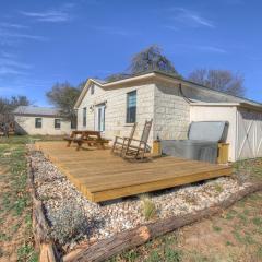 Olive St Ranch with HotTub-Grill and Party Barn