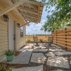 Cozy Casita! In Texas Famous 290 Winery Corridor!