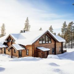 Newly built modern cottage near skiing and golf in Idre