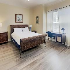 Coastal Escape at Greenhaven Inviting 4BR3BA Condo