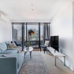 Premium Albert Park Grand Prix Apartment by Ready Set Host