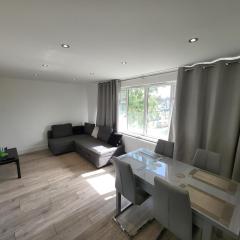 Bright Modern 3 Bedroom Apartment