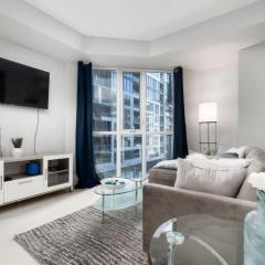 Modern Condo 1 BD 1BA with a Sofabed Downtown