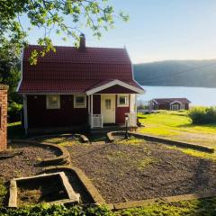 Lovely holiday house by a beautiful lake!