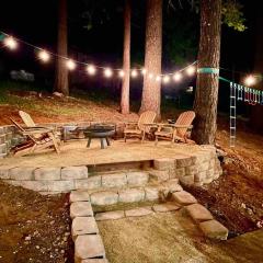 FirePit~Horseshoes~King Bed~Near Lake, Wine, Farms