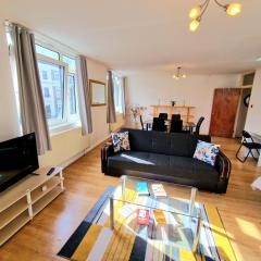 Bright & Spacious Flat next to Bayswater Station