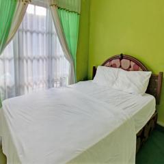 OYO 92849 Hotel Dienda Hayu