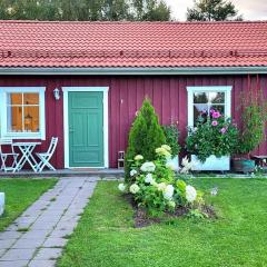 Cabin located in a traditionally Swedish setting!