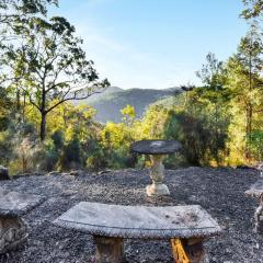 Misty Mountain Hideaway at Murrays Run ultra private rural escape with stunning views