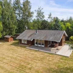Holiday Home Aase - 950m from the sea by Interhome