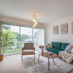 Admiral - 2 Bedroom Flat With Parking