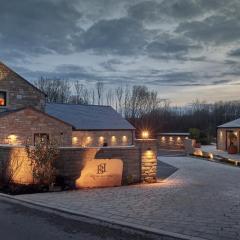 Apartments for two in Brand New Luxury Rural Farmhouse Escape