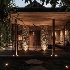 OLA HOUSE Private 2 BR with Salt Pool in Uluwatu