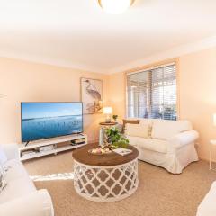 White Sands, 14 Whitesands Road - Pet Friendly & Air Con