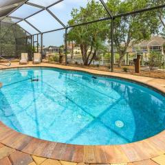 Gulf access, Heated Pool, outdoor kitchen, firepit & dock - Waterfront Paradise